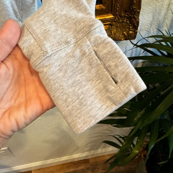 Lululemon Gray Hooded High Neck Active Sweatshirt with Thumb Holes Size 4 - Picture 2 of 5